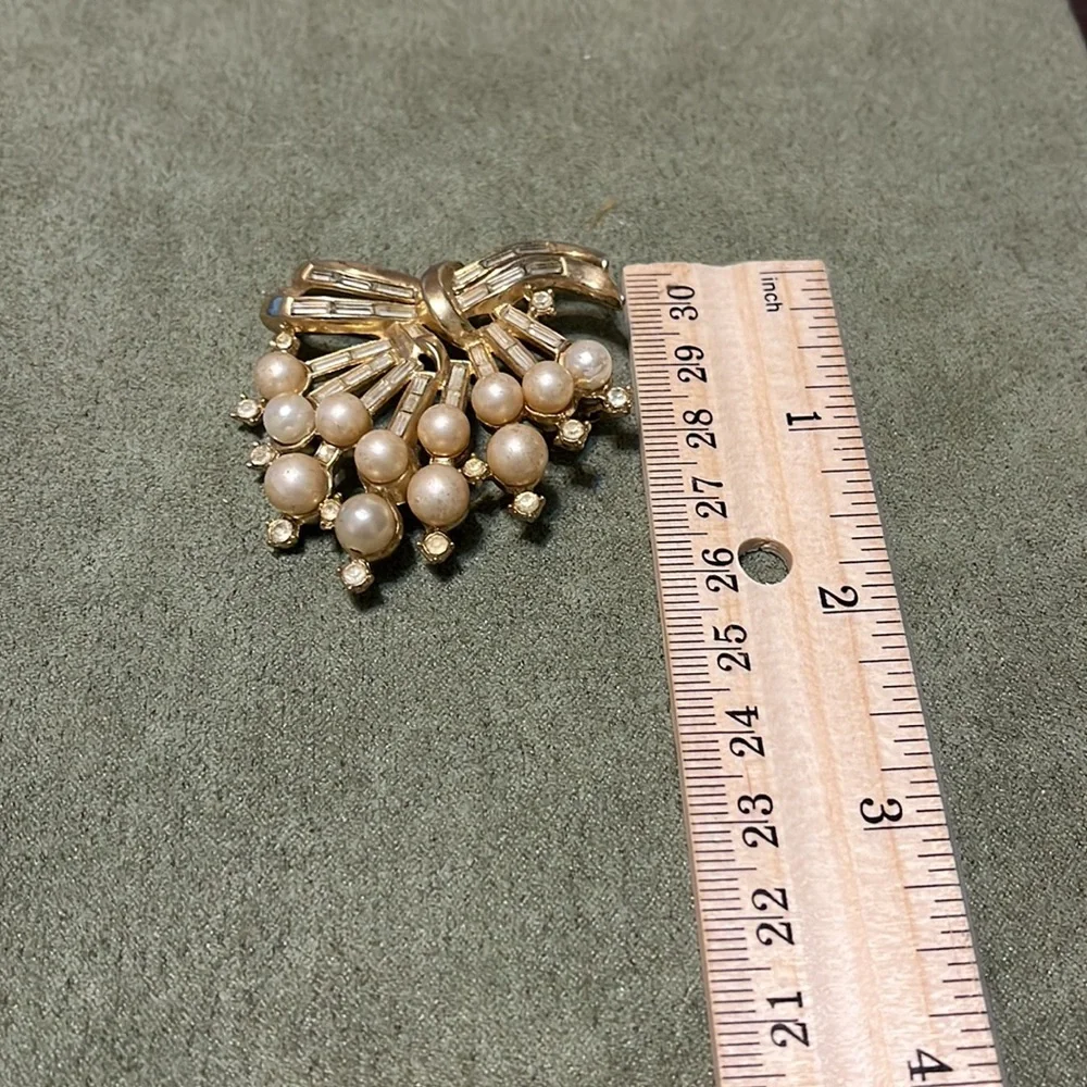 Vintage Crown Trifari Pearl and Rhinestone Brooch